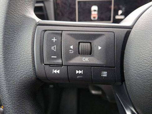 Certified 2025 Nissan Kicks SV image 20