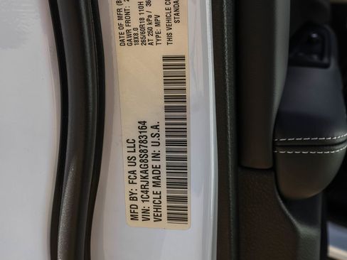 New 2025 Jeep Grand Cherokee L Altitude image 9