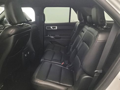 Used 2020 Ford Explorer XLT w/ Equipment Group 202A RWD image 18