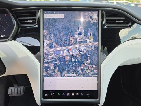 Used 2020 Tesla Model X Long Range AWD/4WD image 26