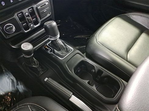 Certified 2022 Jeep Gladiator Overland w/ Popular Equipment Package image 24