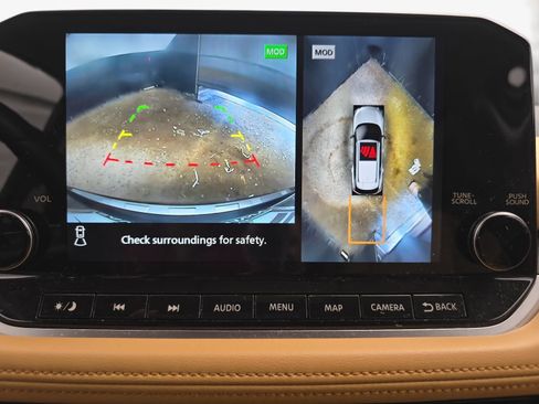 Used 2023 Nissan Rogue Platinum FWD image 20