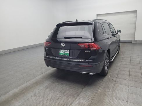 Used 2019 Volkswagen Tiguan SE w/ Panoramic Sunroof Package AWD/4WD image 9