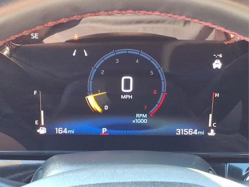 Used 2025 Chevrolet Trax RS w/ Sunroof Package FWD image 30