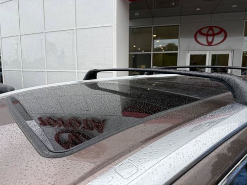 Certified 2018 Toyota Highlander Limited Platinum AWD/4WD image 10