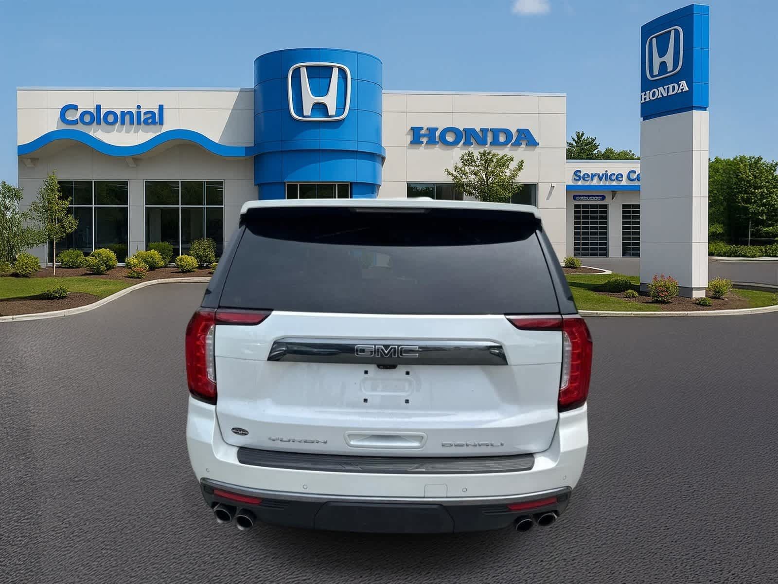 Used 2023 GMC Yukon XL Denali Ultimate AWD/4WD image 5