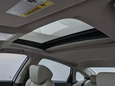 Used 2018 Honda Accord EX image 13