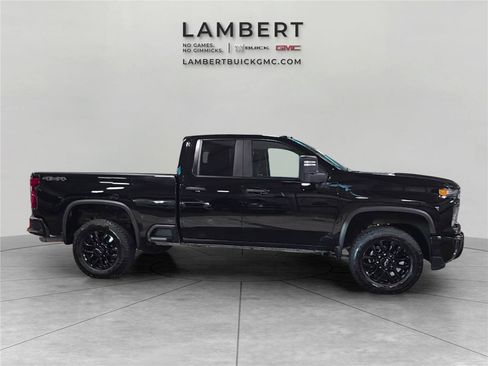Used 2025 Chevrolet Silverado 2500 Custom w/ Custom Value Package image 6