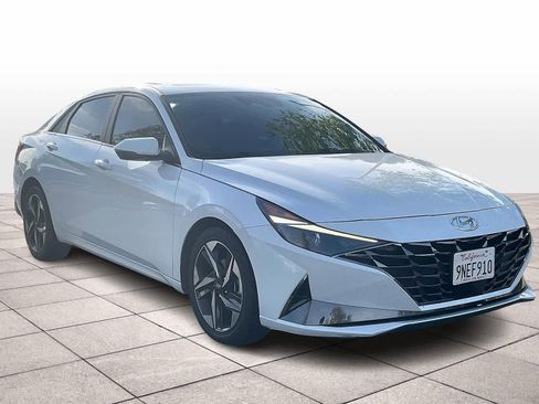 Used 2021 Hyundai Elantra SEL w/ Convenience + Premium Package image 2