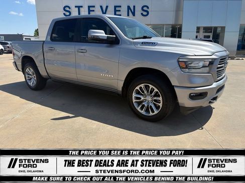 Used 2023 RAM 1500 Laramie AWD/4WD image 3