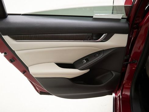 Used 2021 Honda Accord Touring image 22