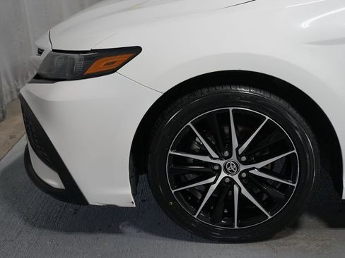 Certified 2024 Toyota Camry SE FWD image 5