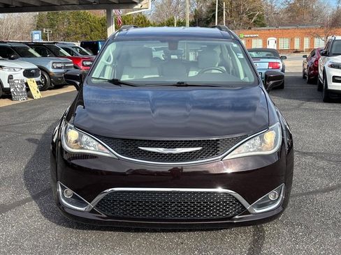 Used 2017 Chrysler Pacifica Touring-L image 22