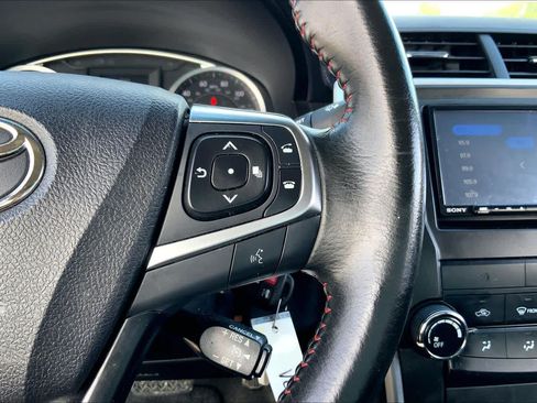 Used 2015 Toyota Camry SE FWD image 24