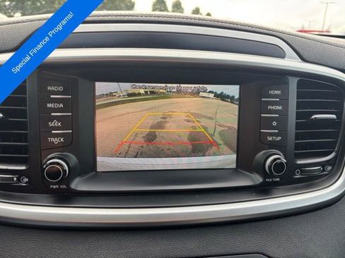 Used 2020 Kia Sorento LX image 21