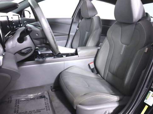 Used 2022 Hyundai Elantra SEL w/ Convenience + Premium Package FWD image 30