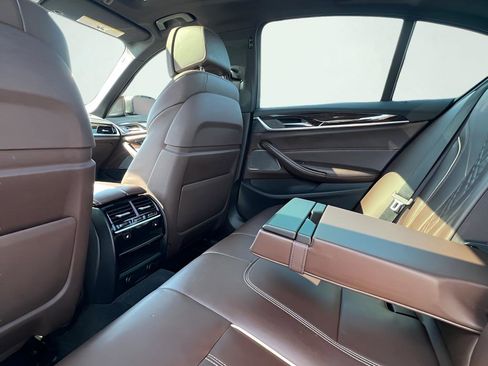 Used 2021 BMW 530i w/ Executive Package RWD image 19