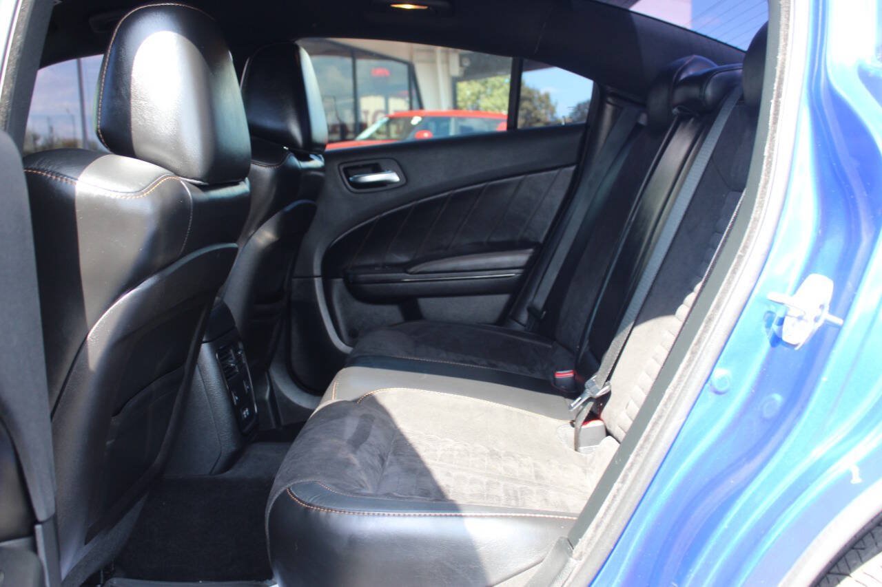 Used 2018 Dodge Charger R/T RWD image 15