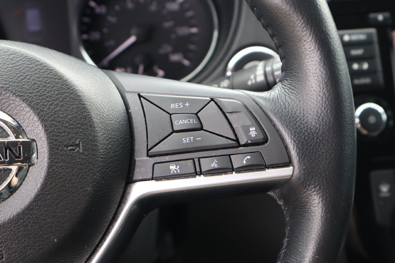 Used 2018 Nissan Rogue SL w/ Premium Package FWD image 14