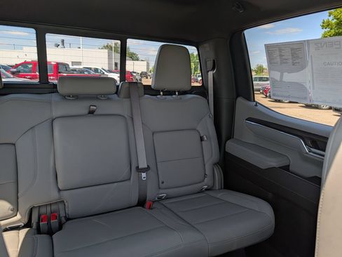 Used 2025 GMC Sierra 1500 SLT w/ SLT Premium Plus Package AWD/4WD image 14