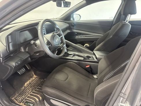 Used 2025 Hyundai Elantra Sport FWD image 12