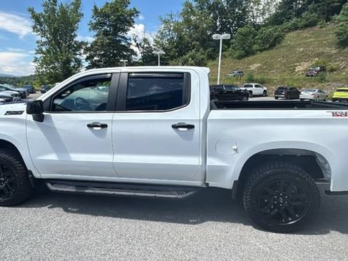 Used 2025 Chevrolet Silverado 1500 LT Trail Boss w/ Convenience Package II AWD/4WD image 7
