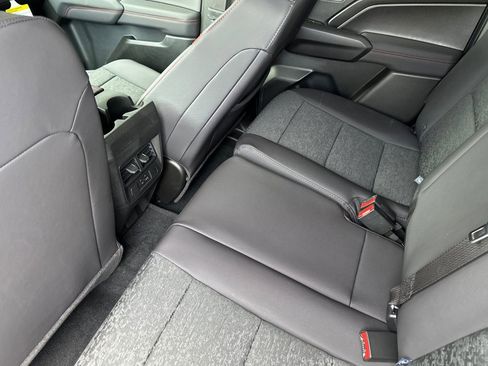 New 2025 Chevrolet Colorado Z71 w/ Midnight Edition image 13