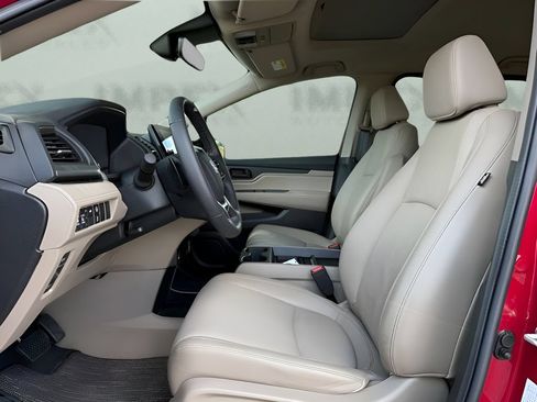 Used 2024 Honda Odyssey EX-L image 13