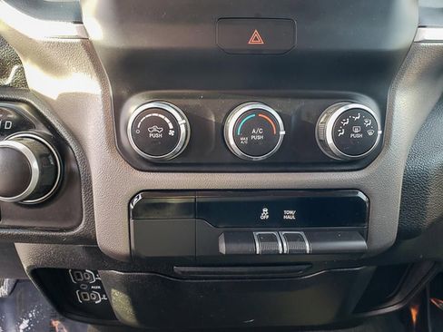 Used 2020 RAM 1500 Big Horn AWD/4WD image 18
