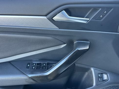 Used 2024 Volkswagen Jetta SE image 10