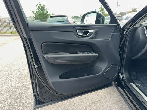 Used 2025 Volvo XC60 B5 Plus w/ Climate Package image 12