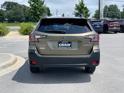 Used 2025 Subaru Outback Premium AWD/4WD image 6