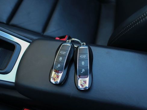 Used 2013 Porsche 911 Carrera S image 33