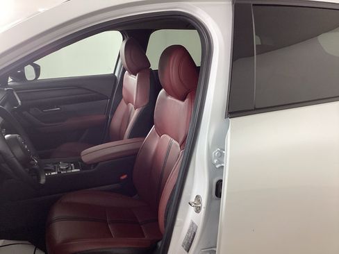 Used 2025 MAZDA CX-50 AWD 2.5 Hybrid w/ Premium Pkg image 13