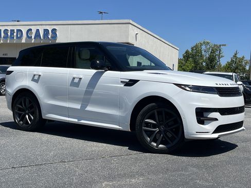 Used 2024 Land Rover Range Rover Sport Dynamic SE AWD/4WD image 2
