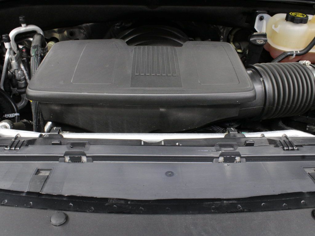 Used 2023 GMC Yukon XL Denali AWD/4WD image 39