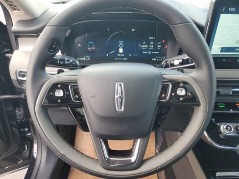 New 2026 Lincoln Corsair Premiere image 16