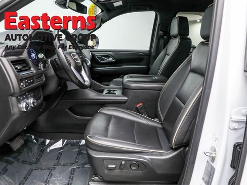 Used 2024 GMC Yukon XL SLT AWD/4WD image 14