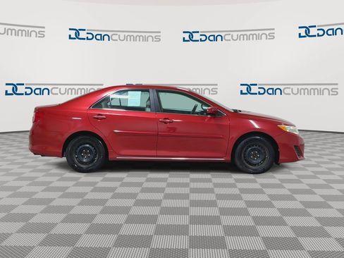 Used 2014 Toyota Camry LE FWD image 9