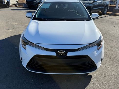 Used 2025 Toyota Corolla LE image 8