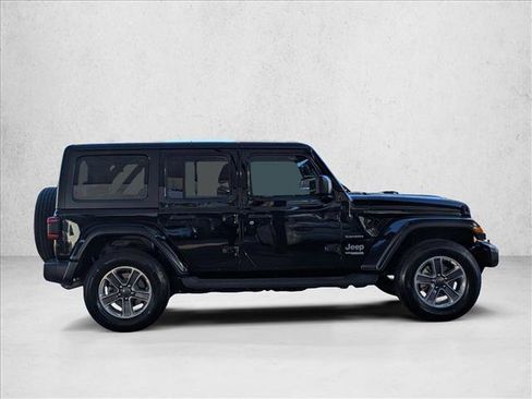 Used 2019 Jeep Wrangler Unlimited Sahara image 5