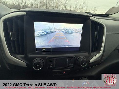 Used 2022 GMC Terrain SLE w/ Driver Convenience Package AWD/4WD image 17