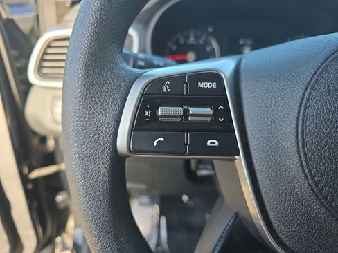 Used 2019 Kia Sorento L image 18