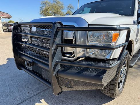 Used 2014 Ford F250 Platinum w/ FX4 Off-Road Package AWD/4WD image 9
