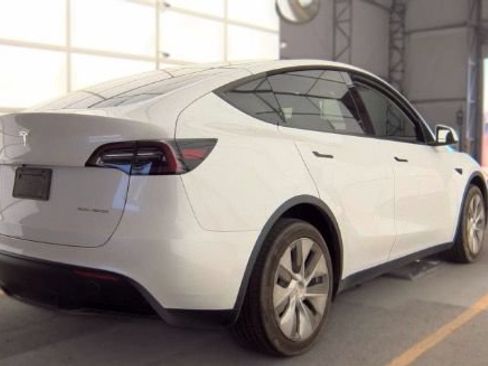 Used 2023 Tesla Model Y Long Range AWD/4WD image 8