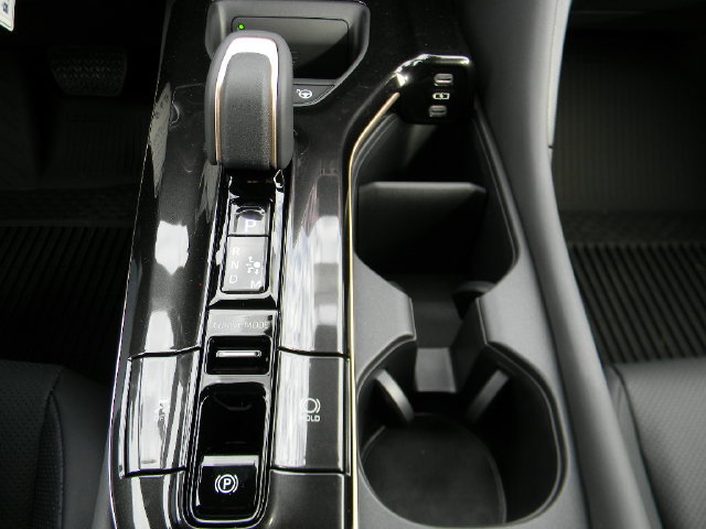 New 2026 Toyota Crown Platinum AWD/4WD image 16