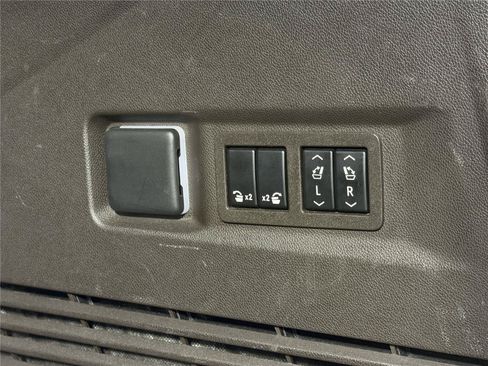 Certified 2023 GMC Yukon Denali AWD/4WD image 18