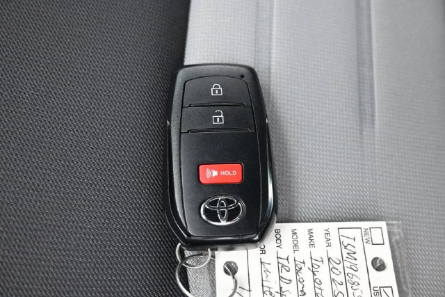 Used 2025 Toyota Tacoma TRD Sport AWD/4WD image 23