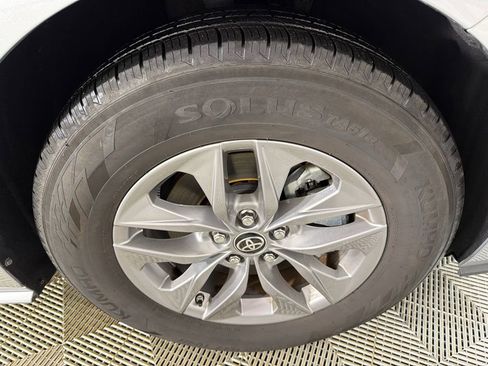 Used 2024 Toyota Sienna XLE image 13