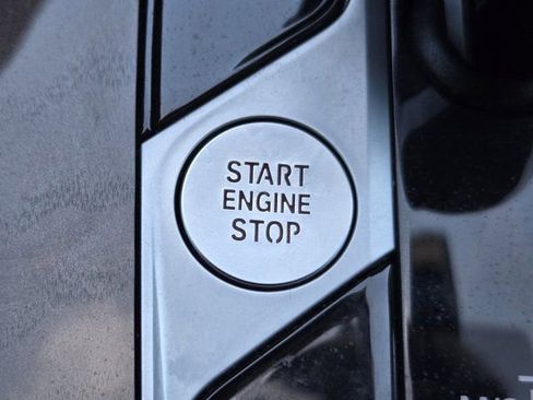 Used 2023 BMW X5 xDrive40i w/ M Sport Package image 21